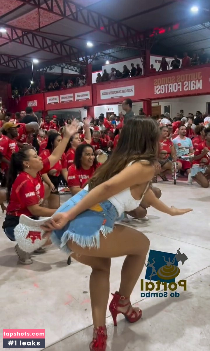 Juliana Paes gallery photo #22