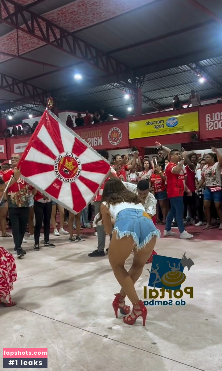 Juliana Paes gallery photo #4