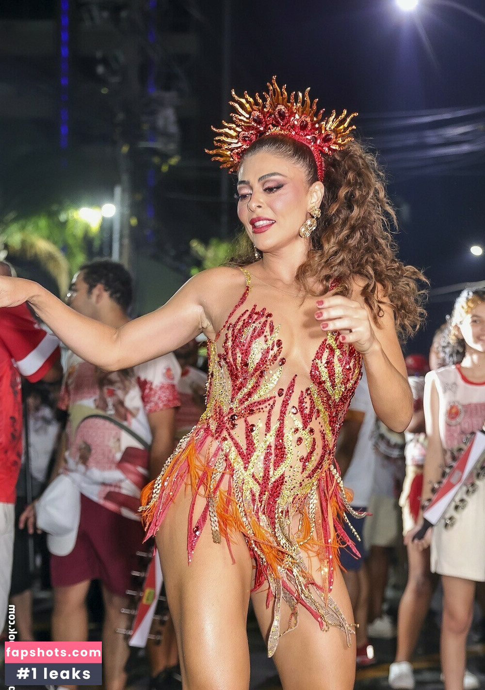 Juliana Paes gallery photo #9