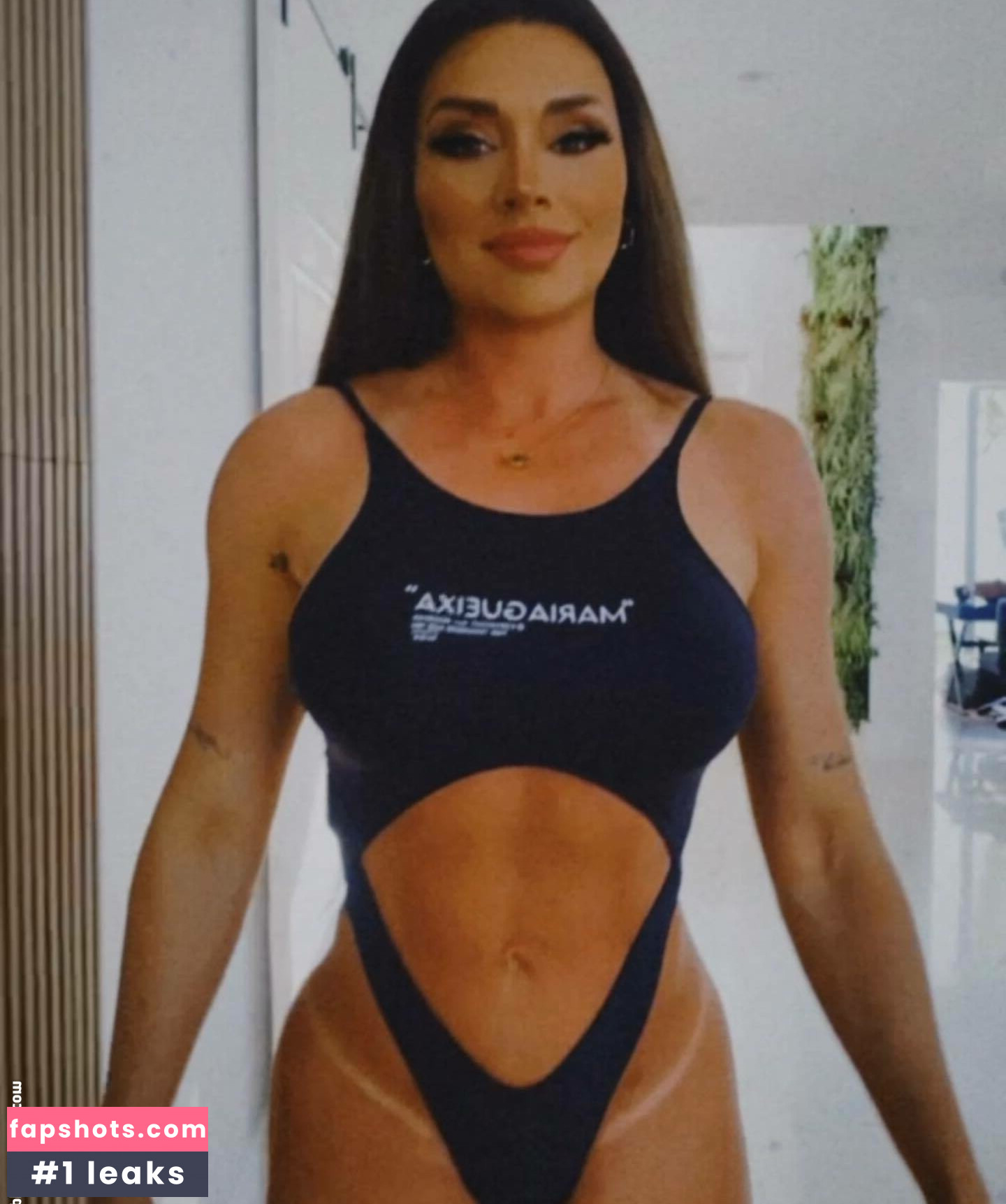 Juliana Salimeni gallery photo #104