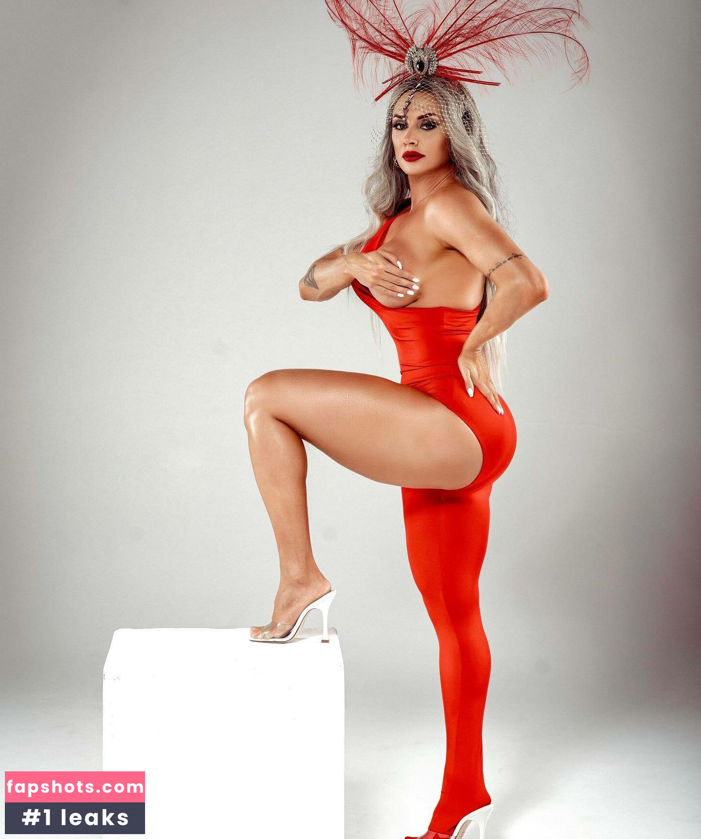 Juliana Salimeni gallery photo #120