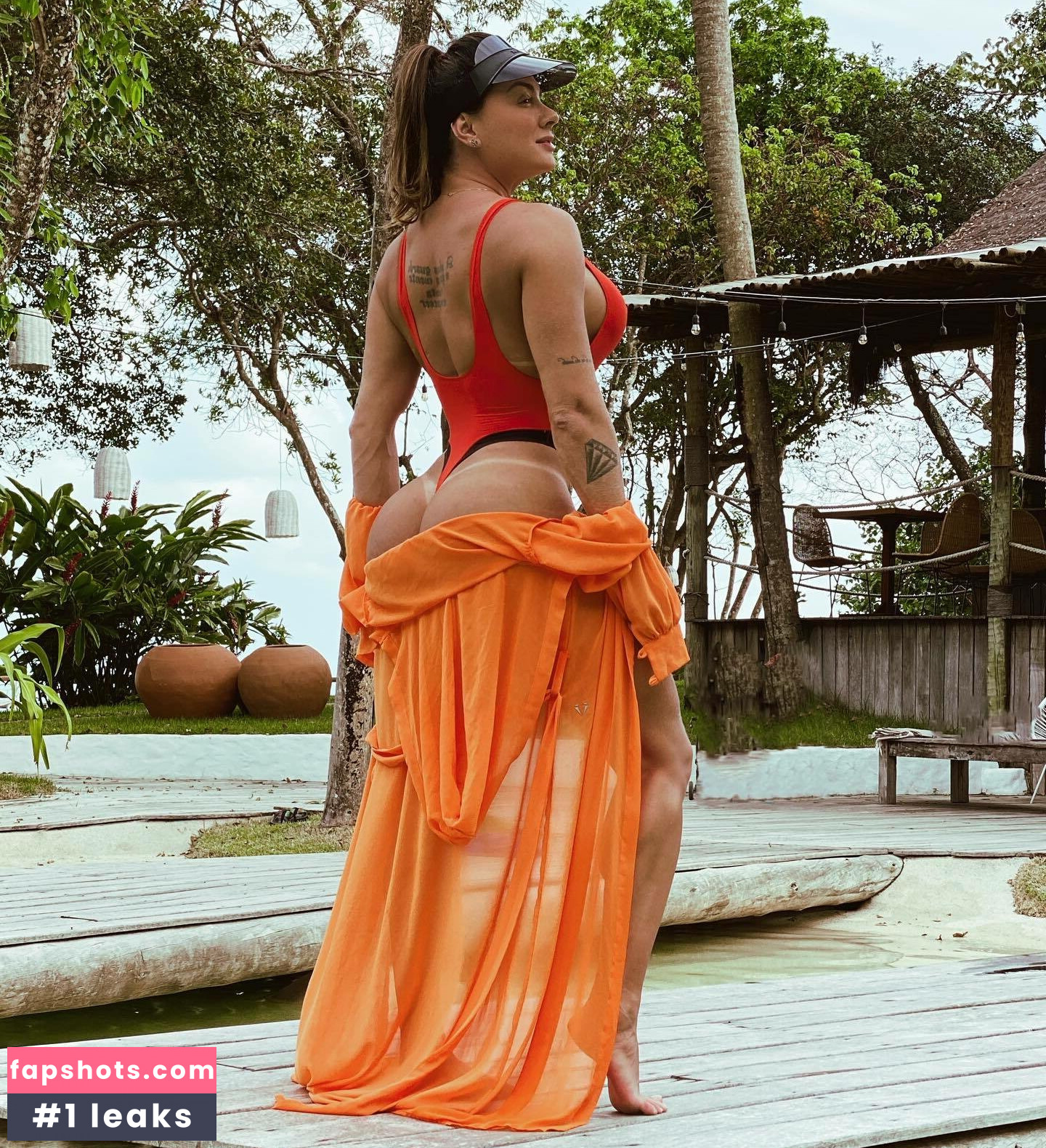 Juliana Salimeni gallery photo #128