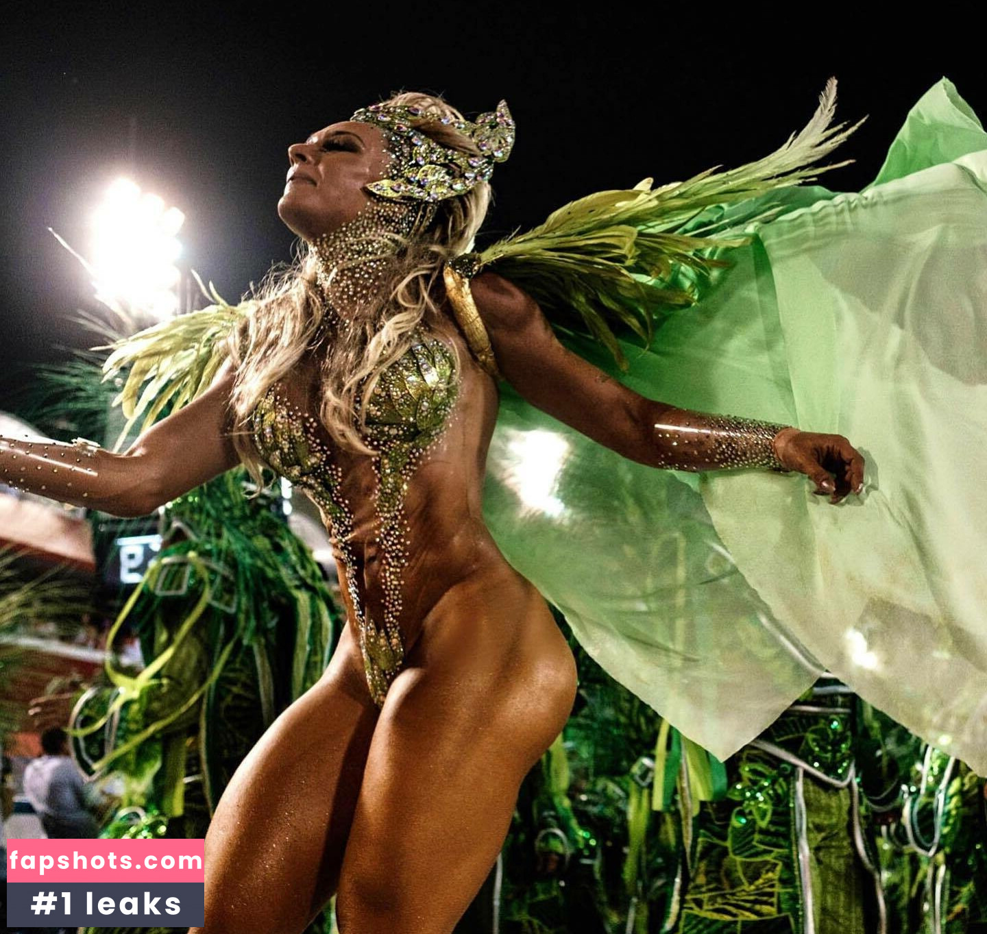 Juliana Salimeni gallery photo #130