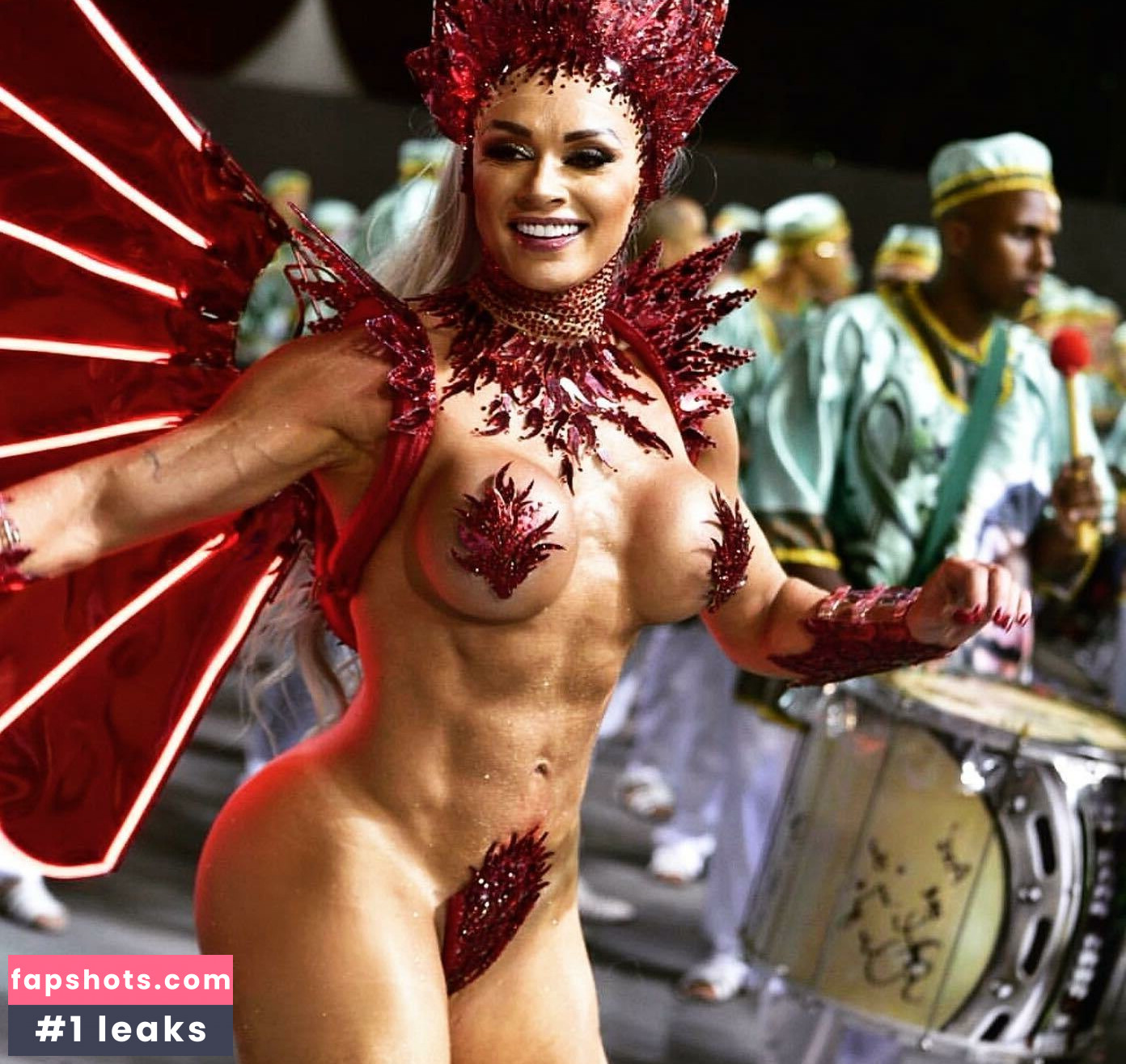 Juliana Salimeni gallery photo #143