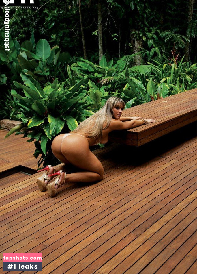 Juliana Salimeni gallery photo #184