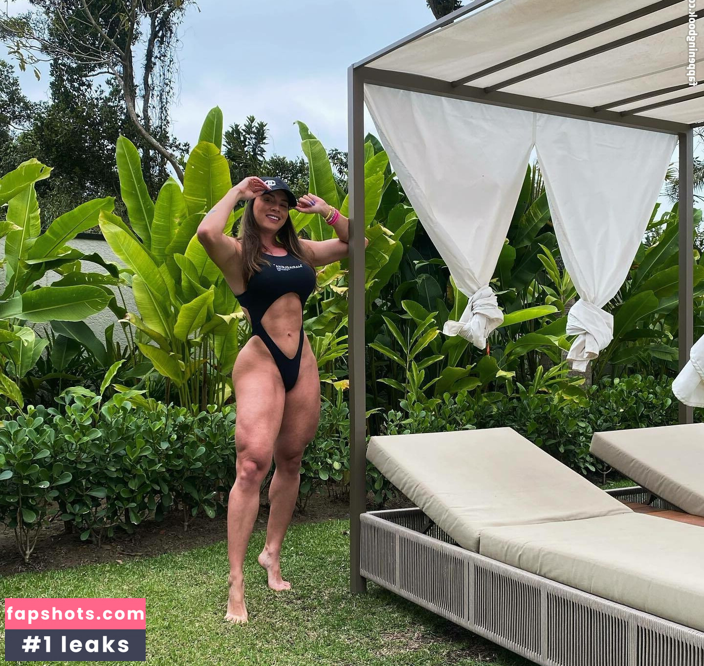 Juliana Salimeni gallery photo #87