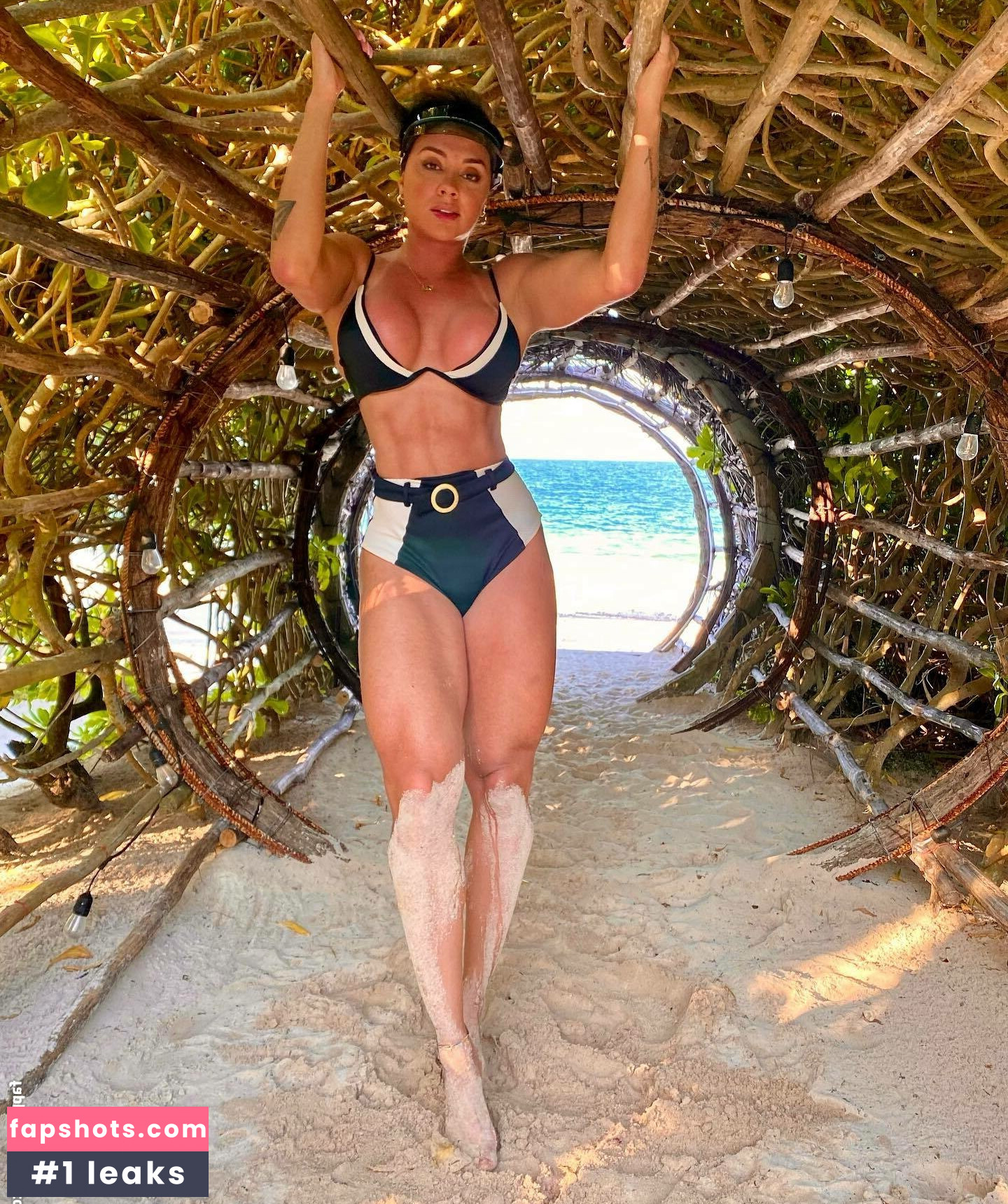 Juliana Salimeni gallery photo #92