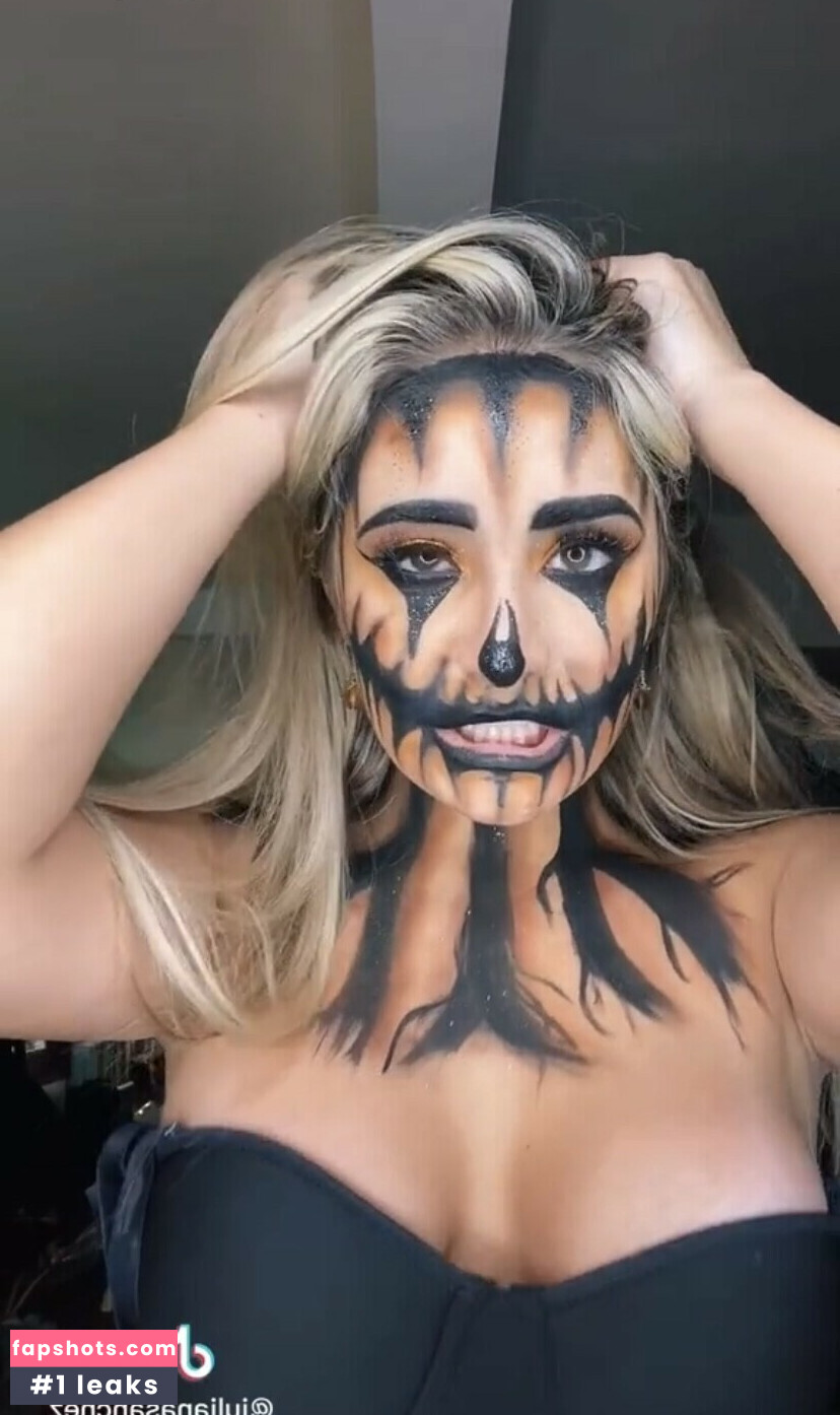 Juliana Sanchez gallery photo #2