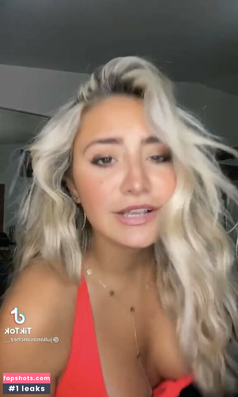 Juliana Sanchez gallery photo #16