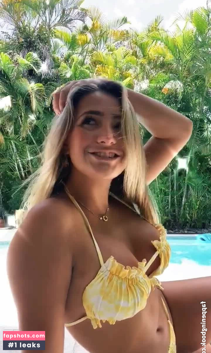 Juliana Sanchez gallery photo #6