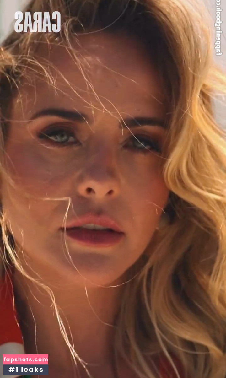 Juliana Silveira gallery photo #6