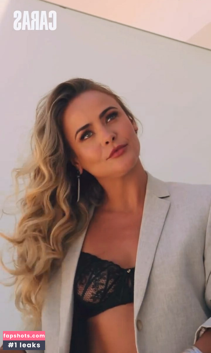 Juliana Silveira gallery photo #10