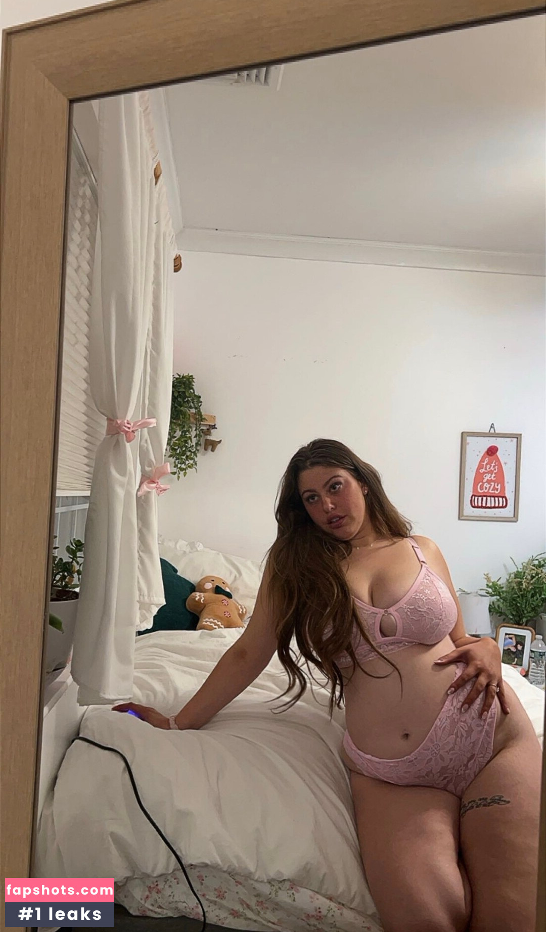 julianalynnu gallery photo #3