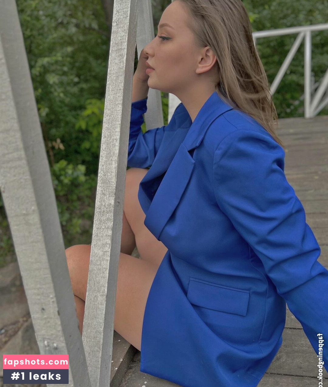 Julianna nude babe gallery