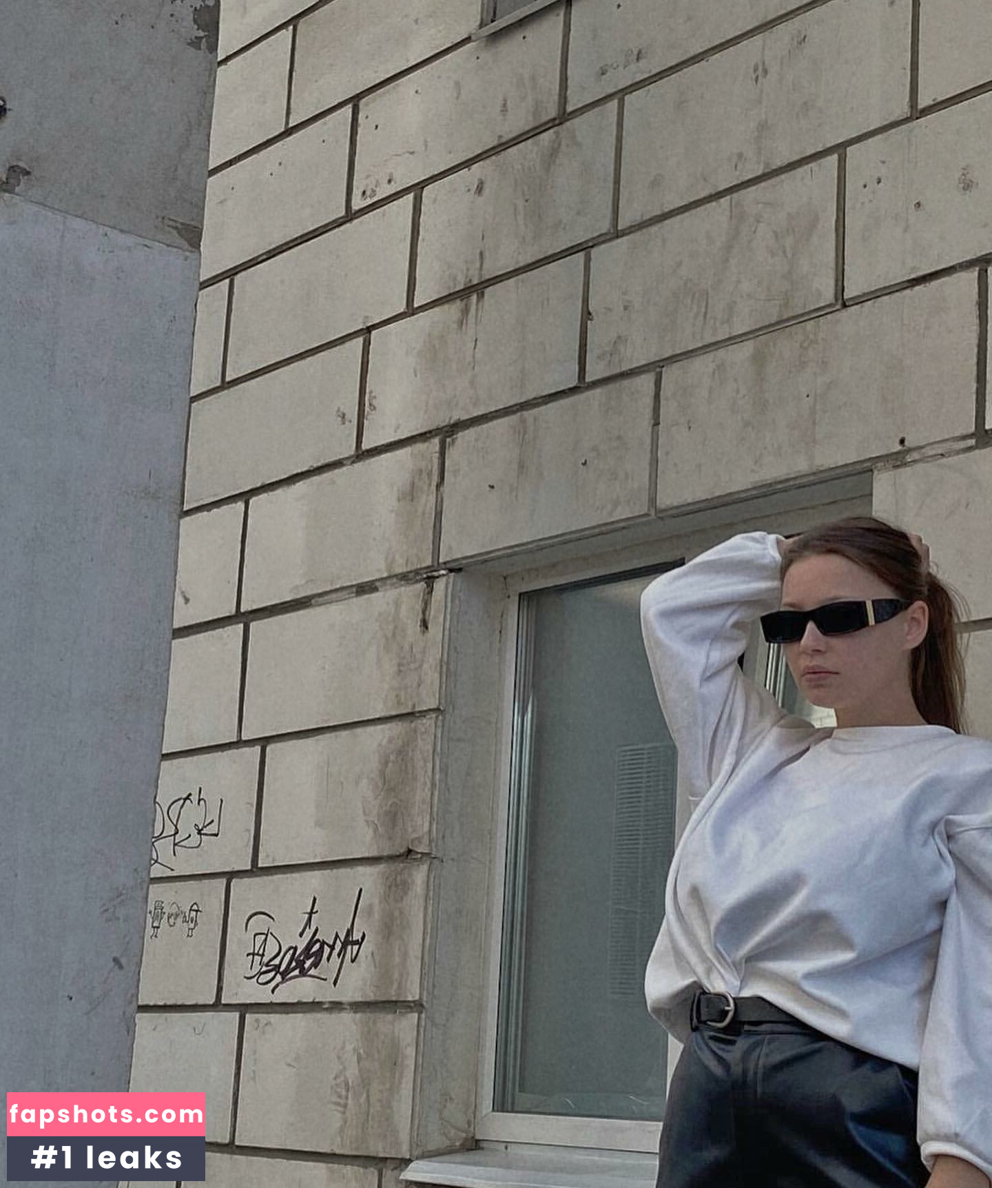 Julianna gallery photo #17