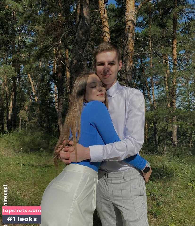 Julianna gallery photo #7