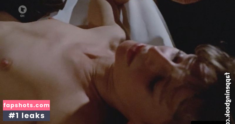 Julie Christie Nude Leaks OnlyFans Photos #29 - LeakJerk