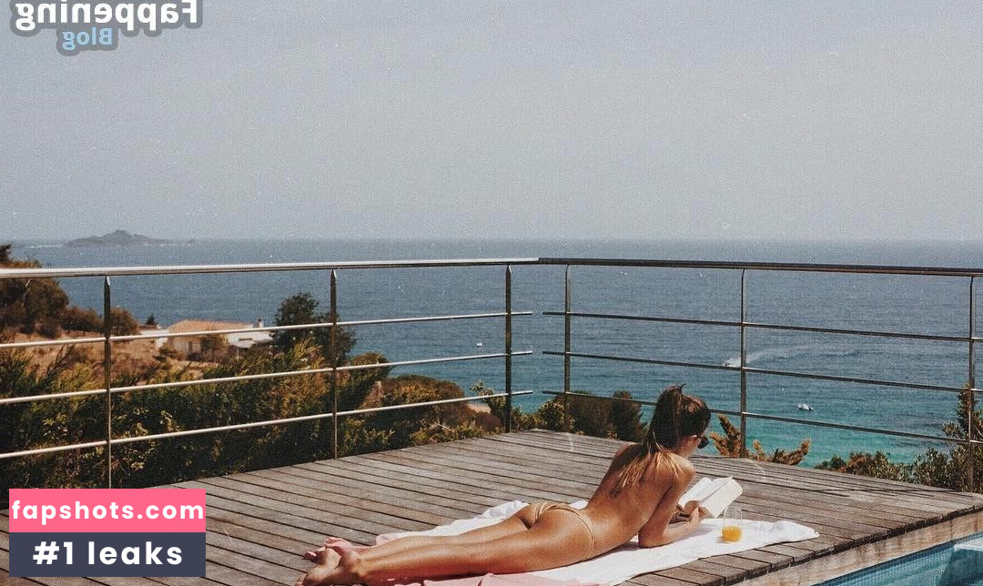 Julie Ferreri gallery photo #33