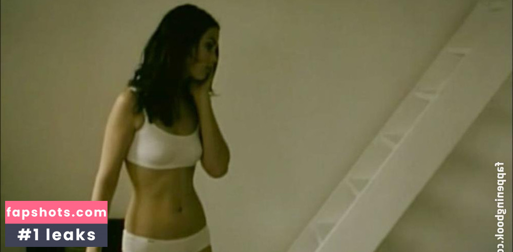 Julie Fournier gallery photo #13