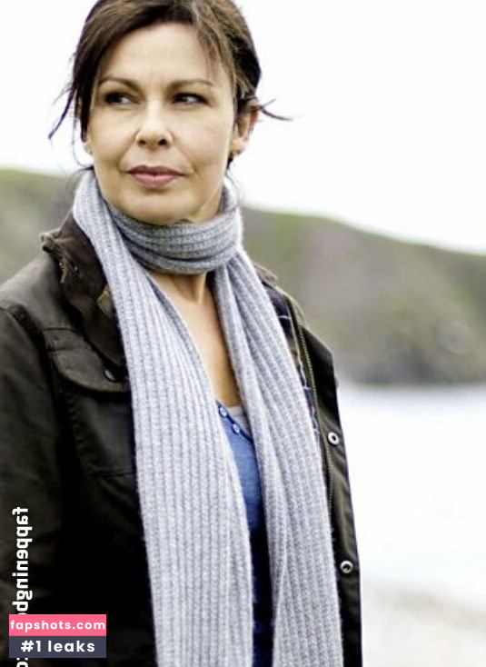 Julie Graham gallery photo #14