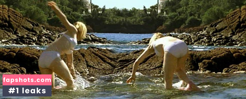 Julie Judd gallery photo #4