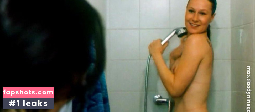 Julie Marboeuf gallery photo #2