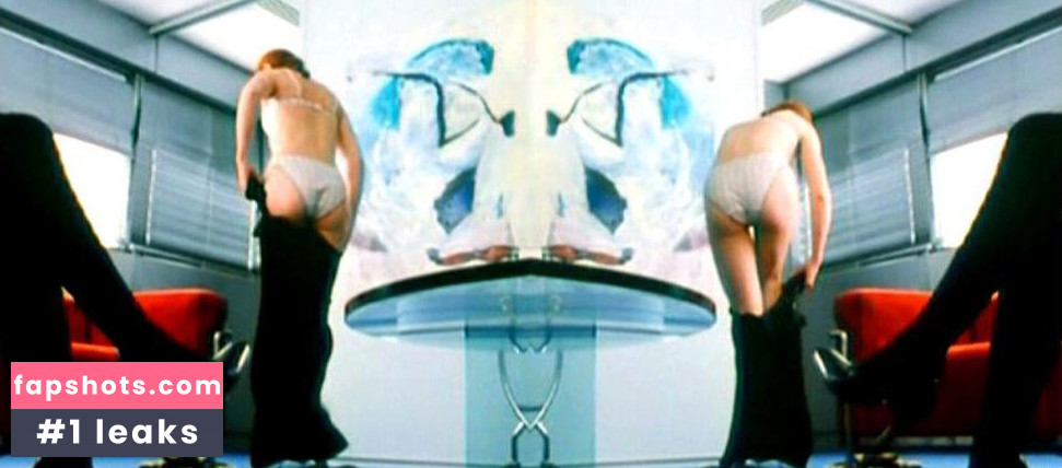 Julie Marboeuf gallery photo #4