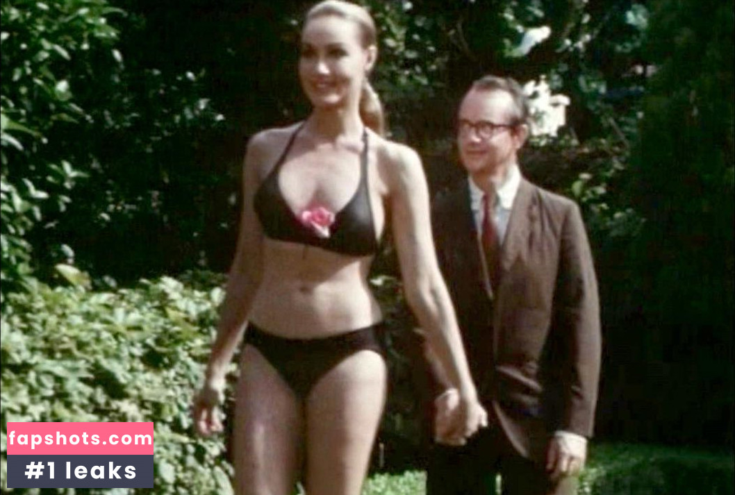 Julie Newmar gallery photo #3