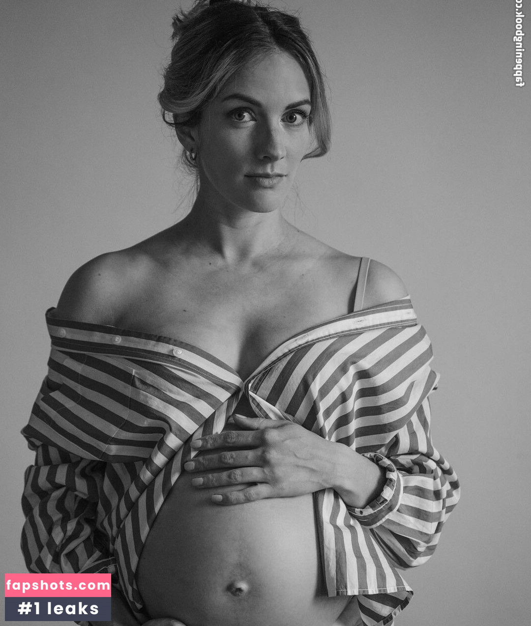 Julie Nolke gallery photo #18