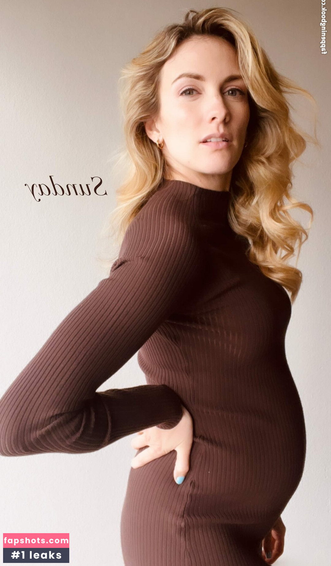 Julie Nolke gallery photo #3