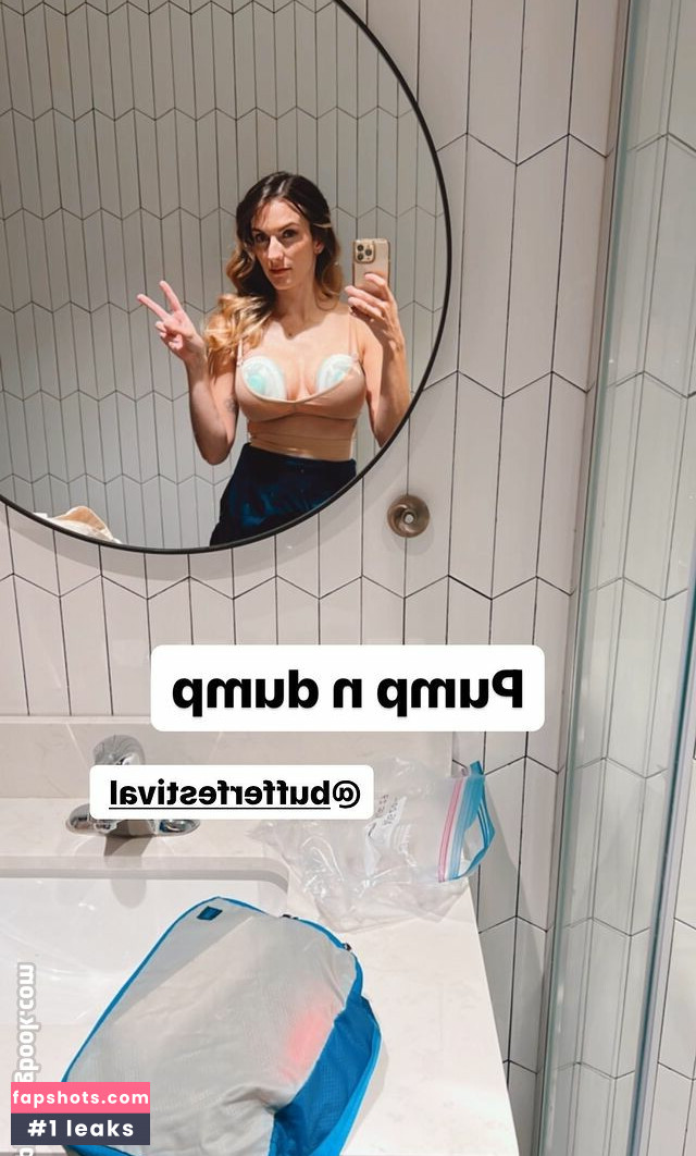 Julie Nolke gallery photo #4