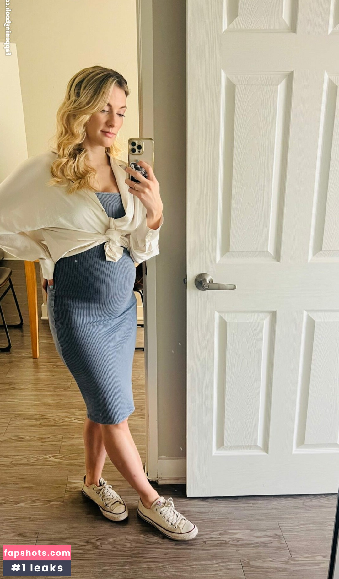 Julie Nolke gallery photo #6