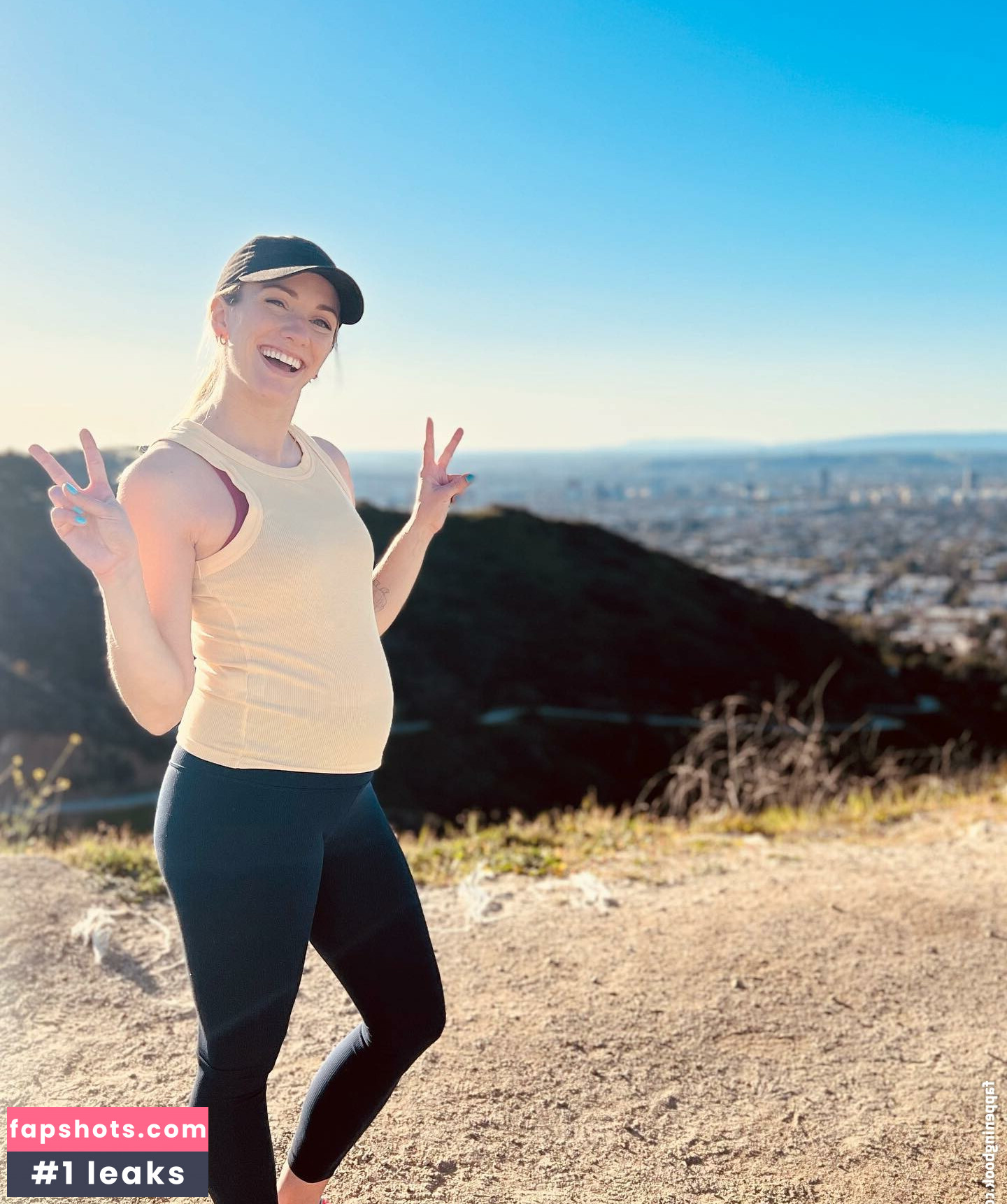 Julie Nolke gallery photo #10