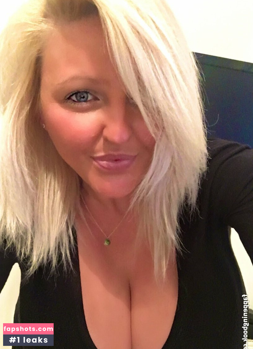 Julie Nude Leaks OnlyFans Photos #40 - Fapshots