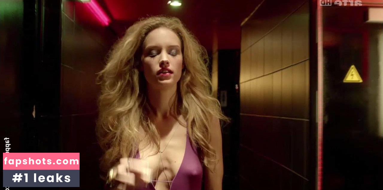 Julie Ordon gallery photo #11