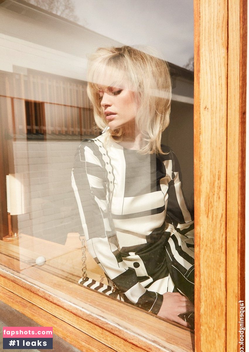 Julie Ordon gallery photo #52