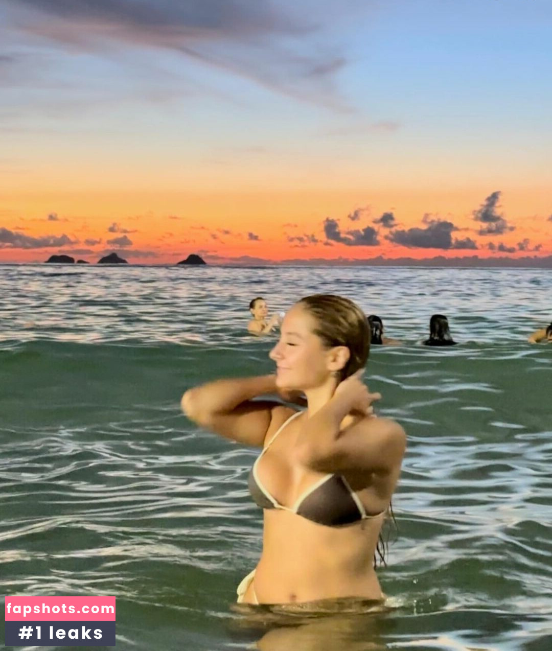 Julie Remoissenet Nude Leaks OnlyFans Photos #13 - LeakJerk