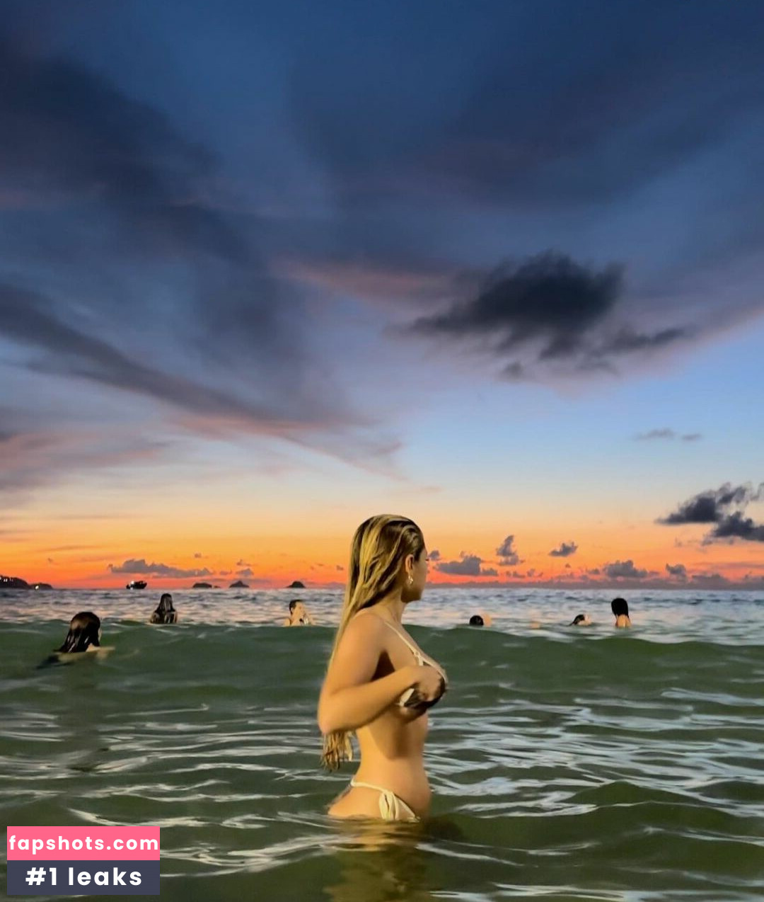 Julie Remoissenet Nude Leaks OnlyFans Photos #19 - LeakJerk