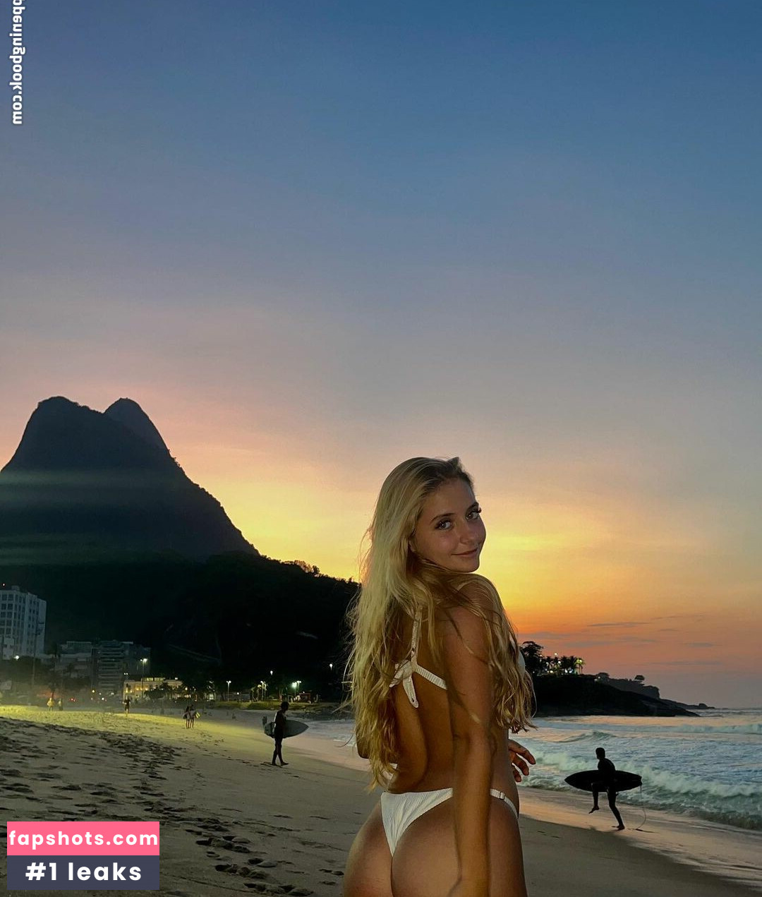 Julie Remoissenet Nude Leaks OnlyFans Photos #22 - LeakJerk