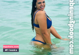 Julie Santos gallery photo #2