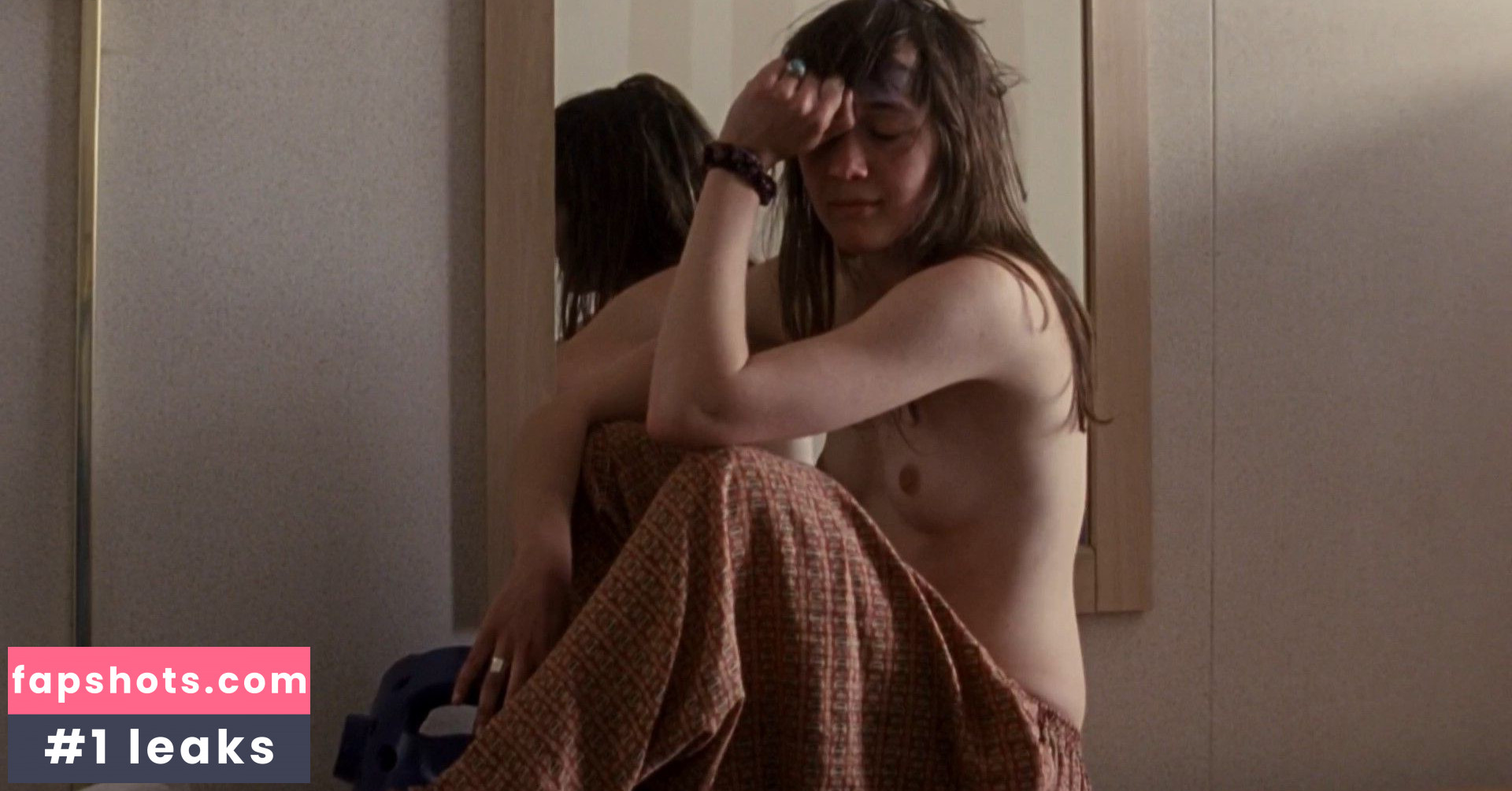 Julie Sokolowski gallery photo #2