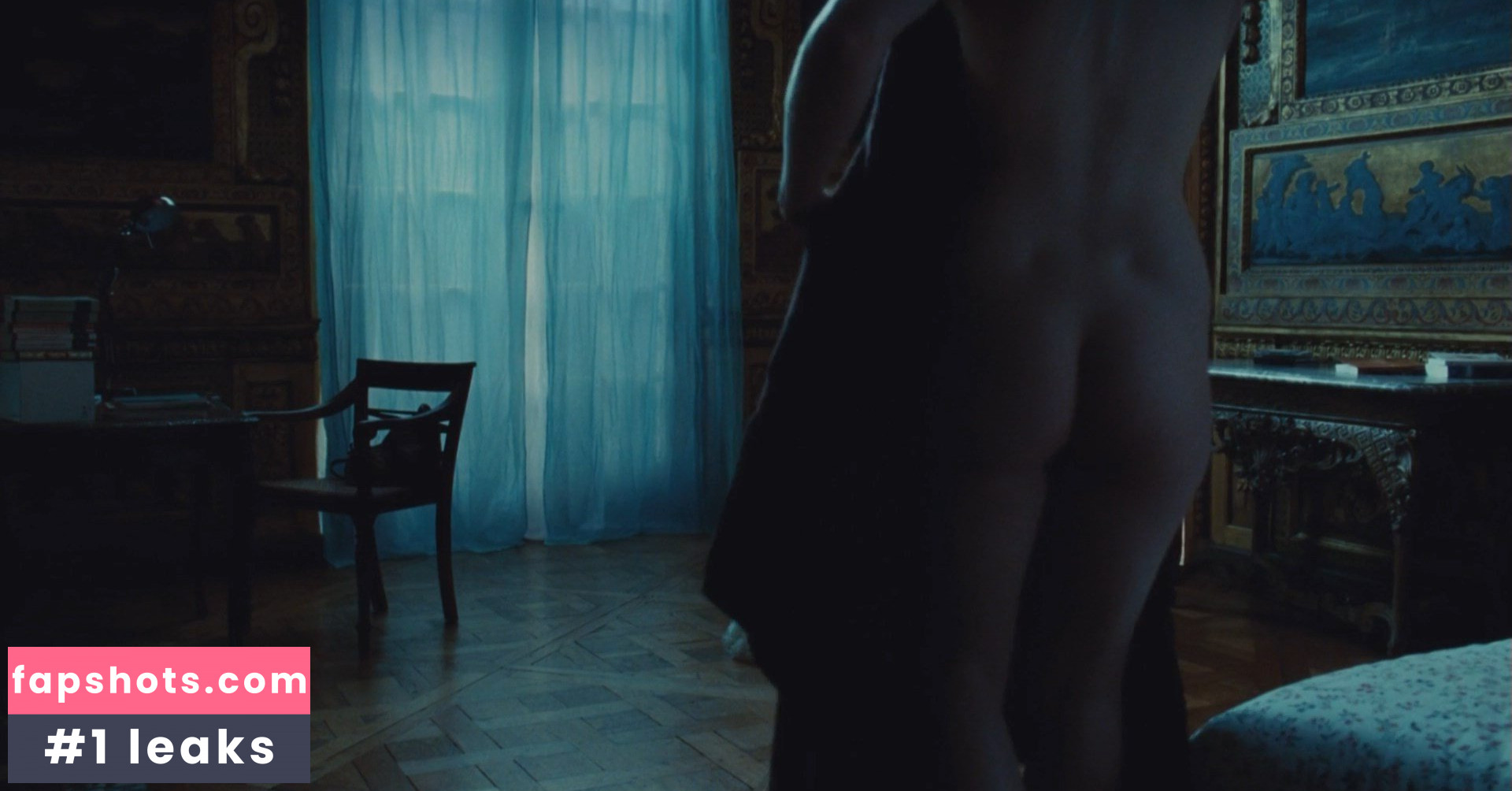 Julie Sokolowski gallery photo #4