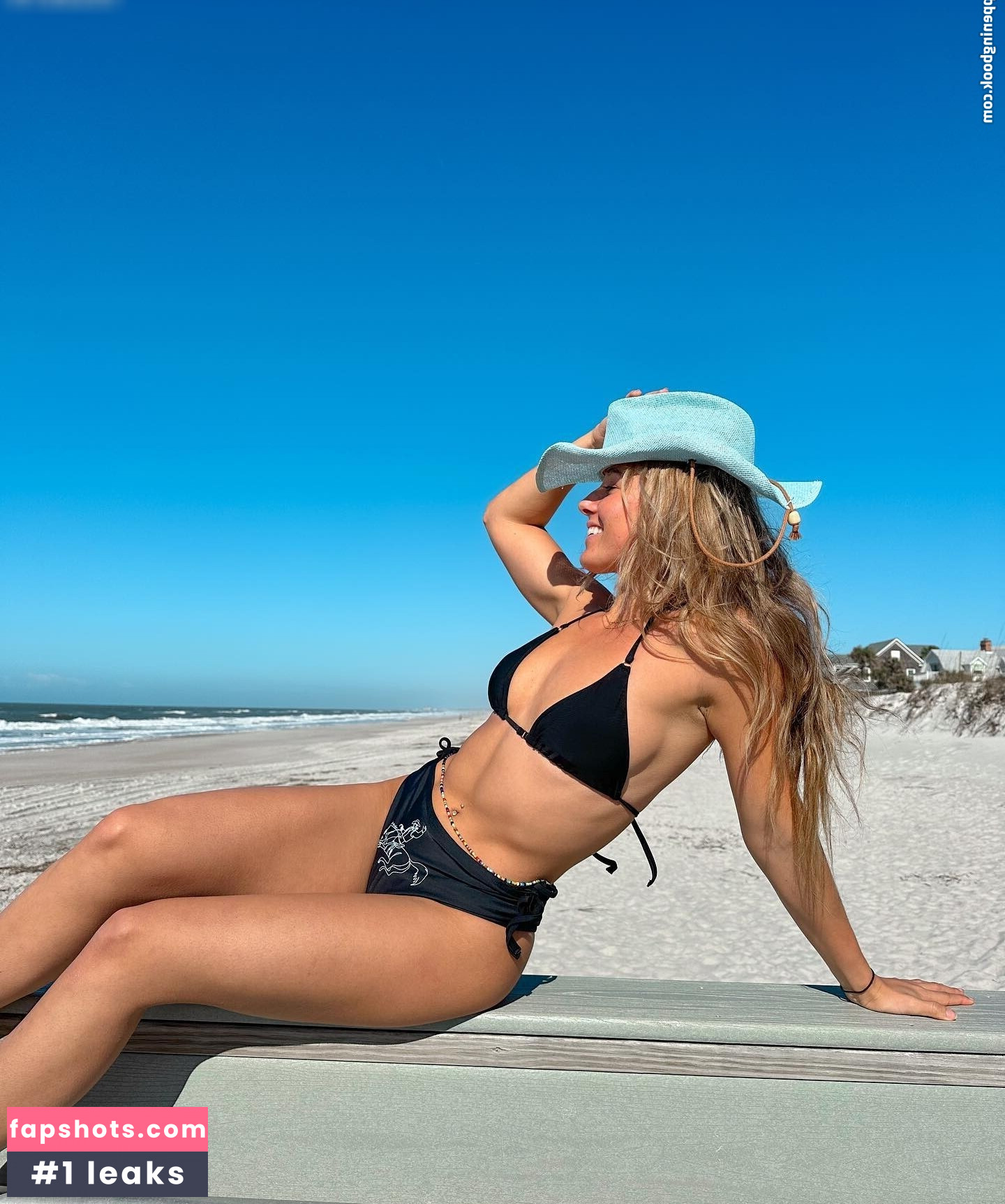 julie.tirado gallery photo #108