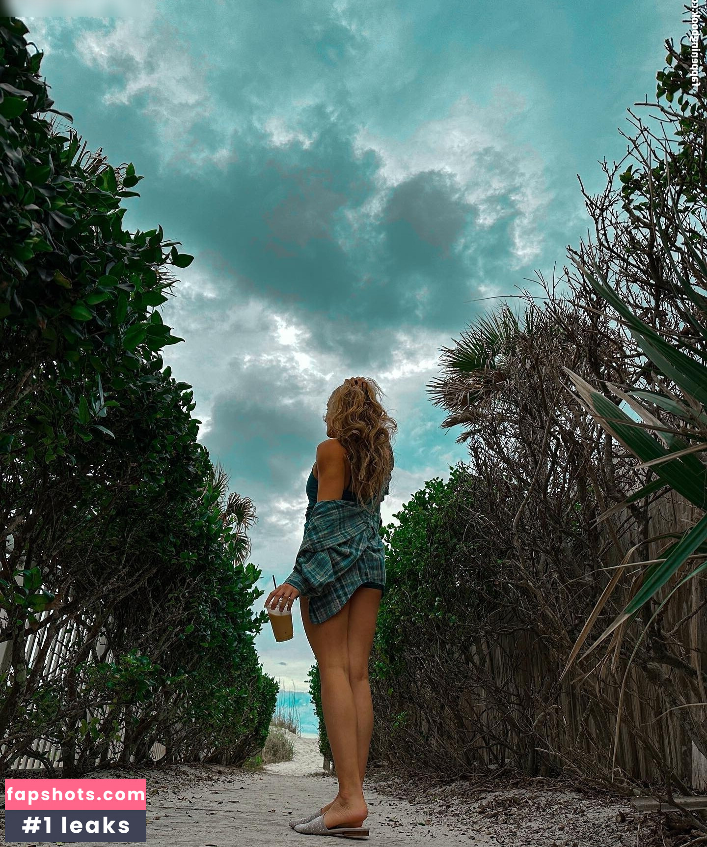 julie.tirado gallery photo #111