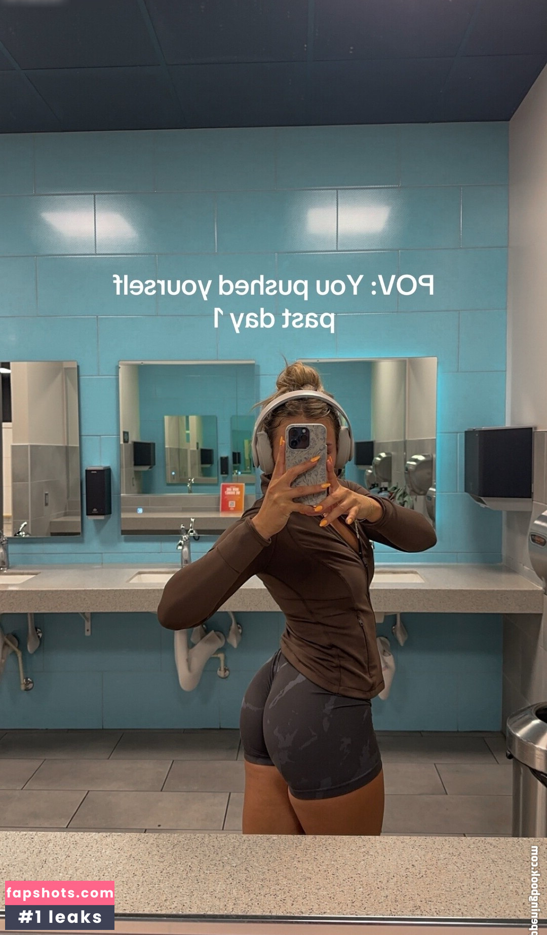 julie.tirado gallery photo #20