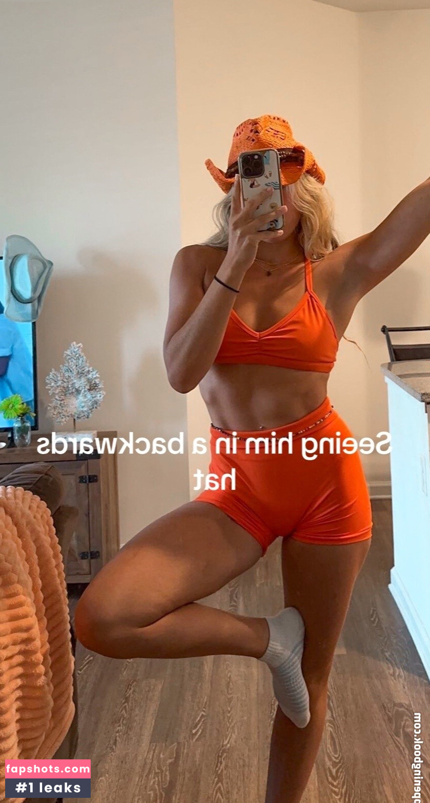 julie.tirado gallery photo #30