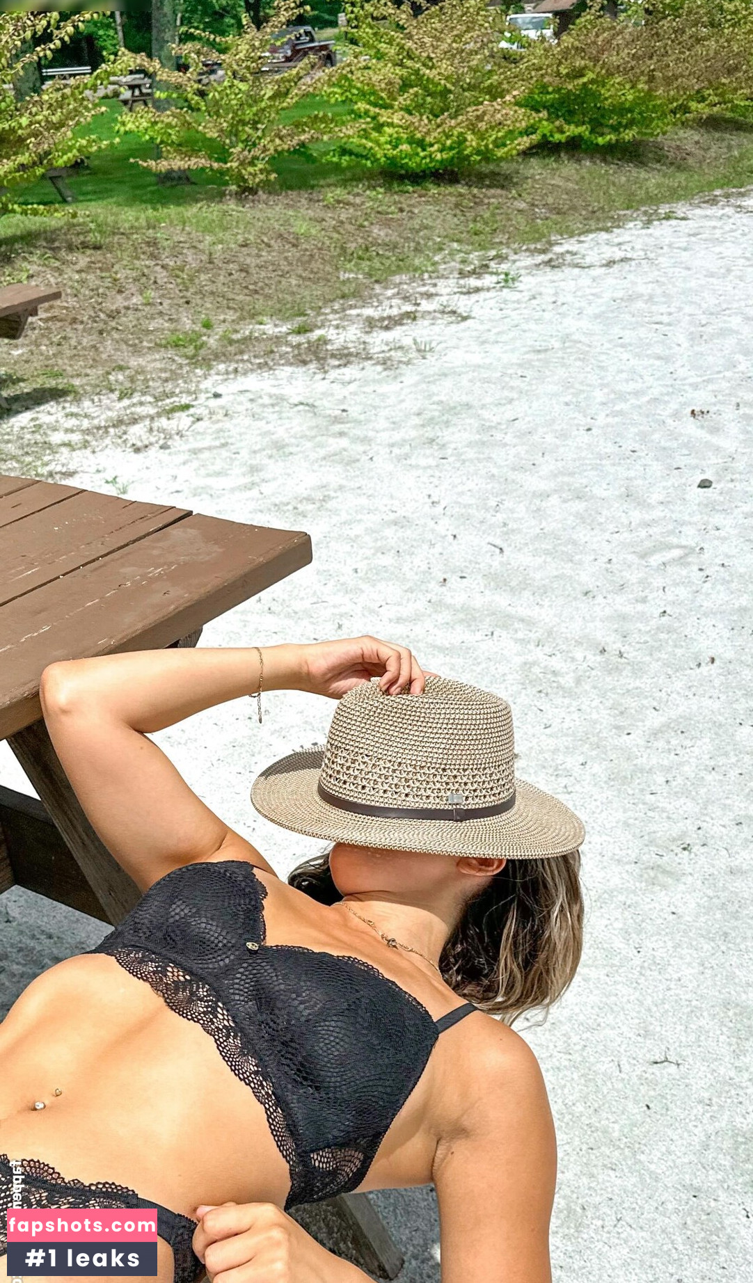 julie.tirado gallery photo #56