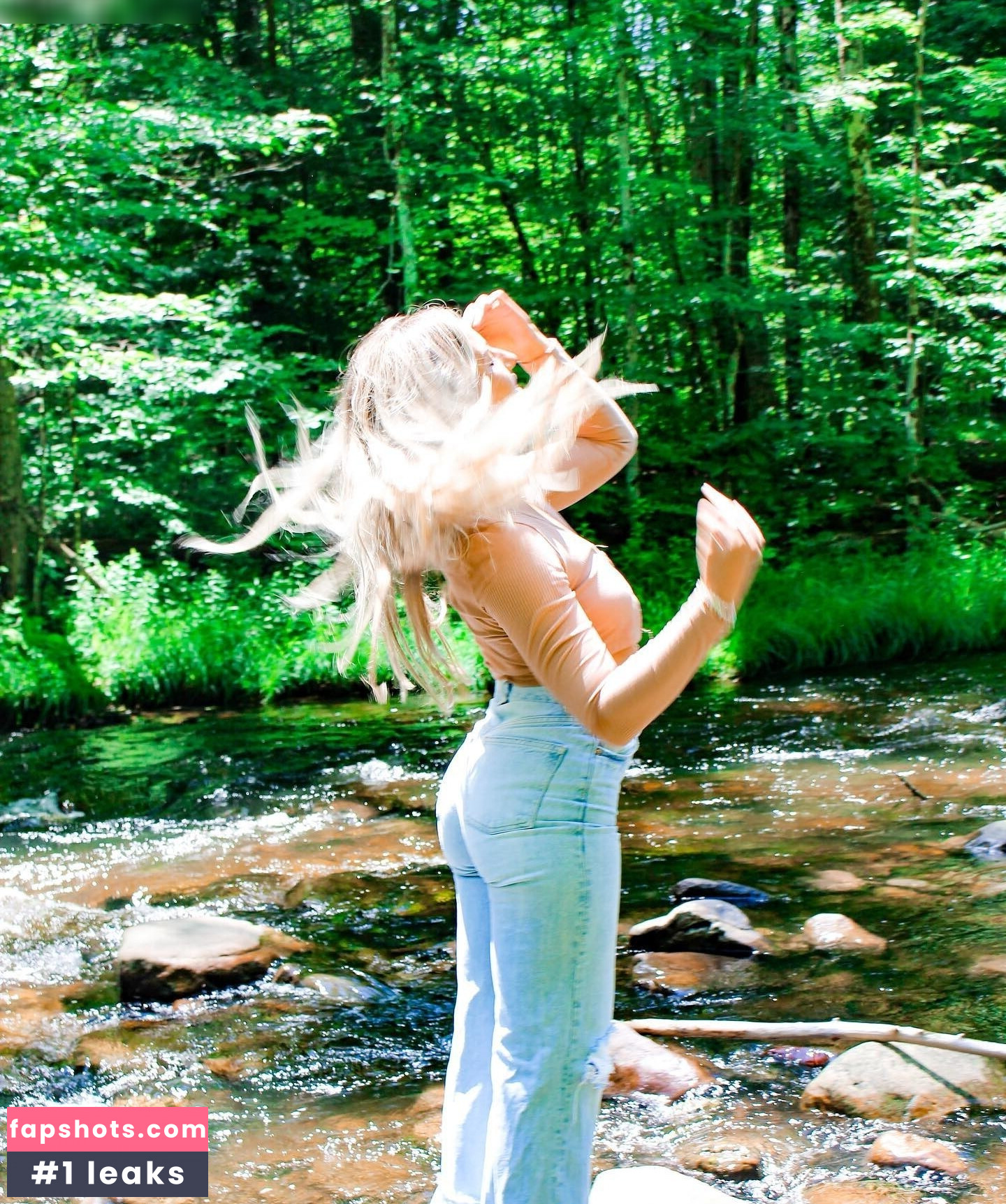 julie.tirado gallery photo #79