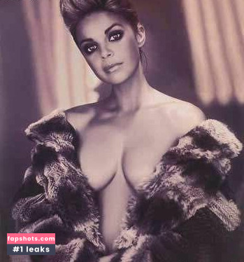 Julienne Davis gallery photo #18