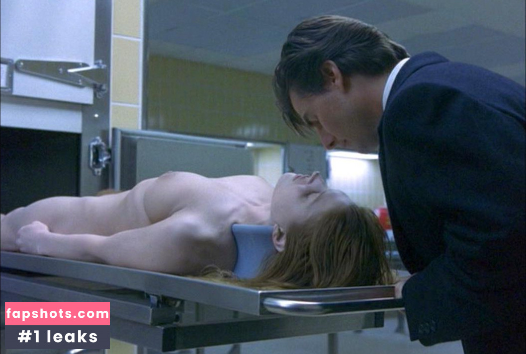 Julienne Davis gallery photo #28